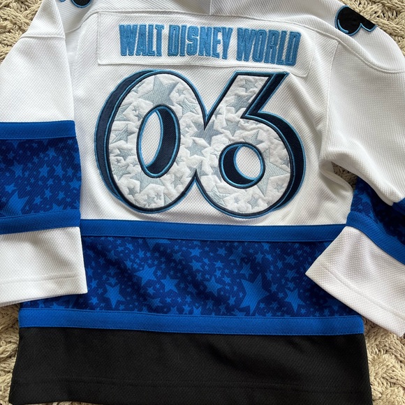Walt Disney World Kids Jersey Mickey Mouse Goofy Stitch Pluto Donald Duck Size 6 - Picture 10 of 11